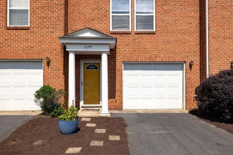 1279 Old Richmond Circle Harrisonburg VA 22802