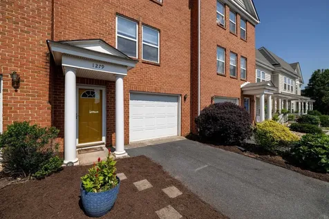 1279 Old Richmond Circle Harrisonburg VA 22802