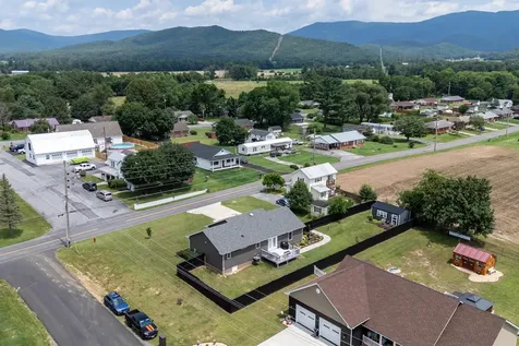 250 Fairview Road Luray VA 22835