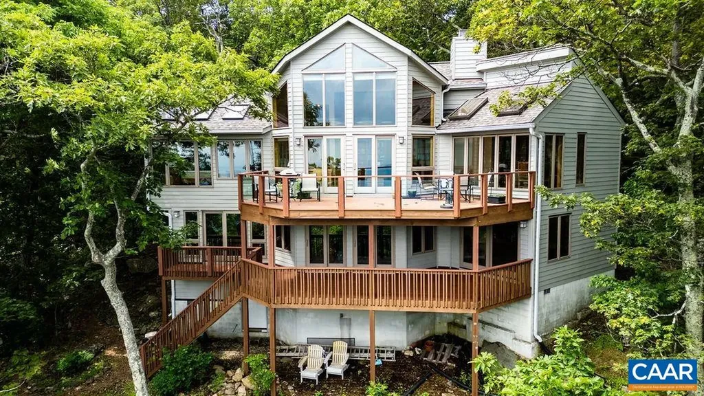 788 Devils Knob Loop Roseland VA 22967