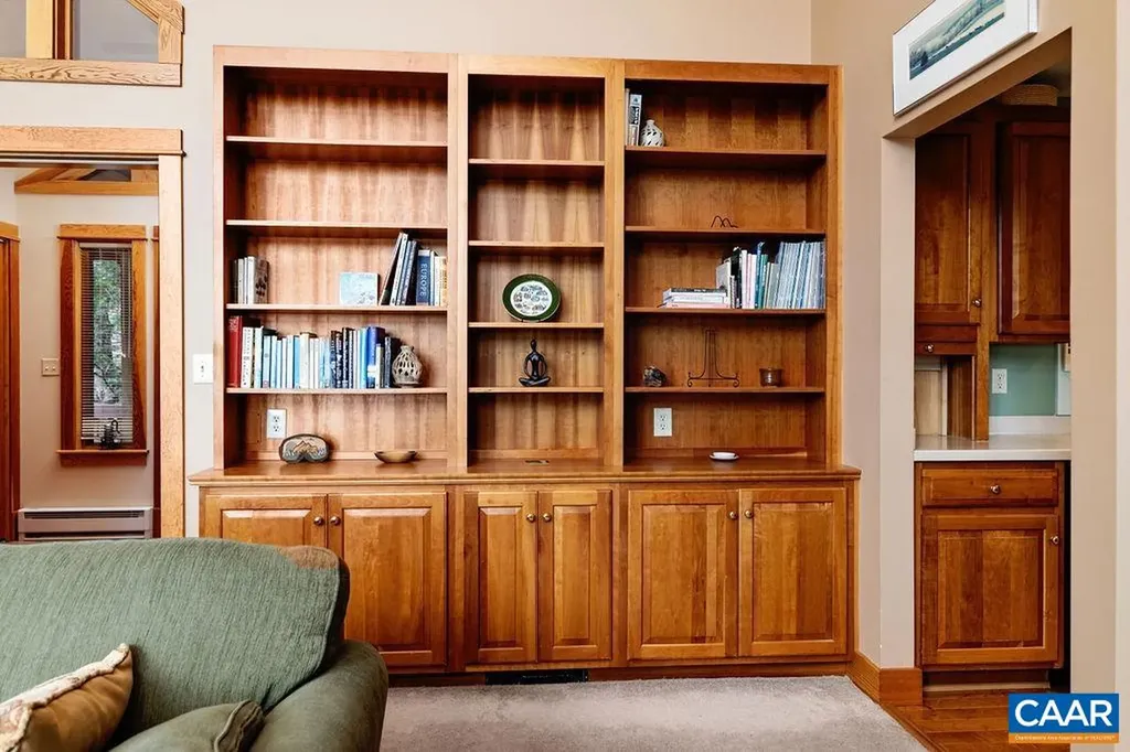 788 Devils Knob Loop Roseland VA 22967