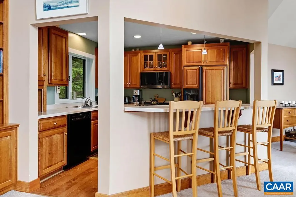 788 Devils Knob Loop Roseland VA 22967