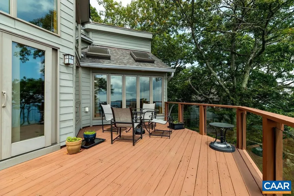 788 Devils Knob Loop Roseland VA 22967