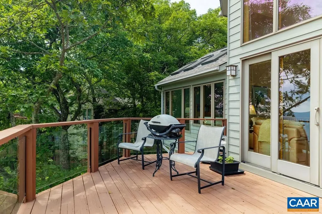 788 Devils Knob Loop Roseland VA 22967