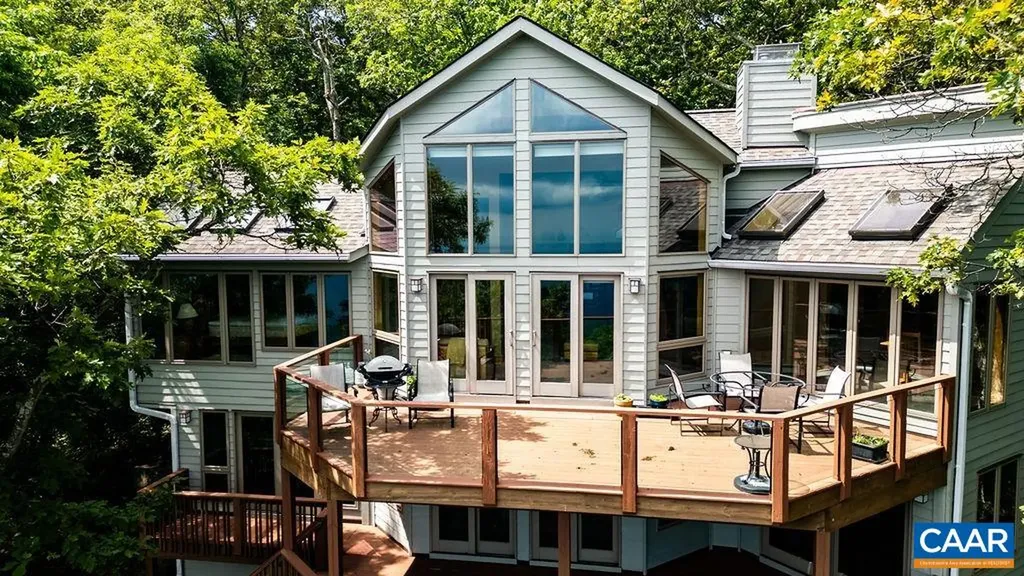 788 Devils Knob Loop Roseland VA 22967