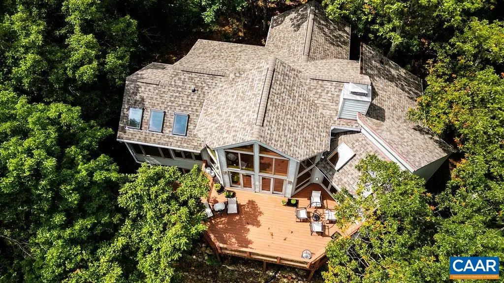 788 Devils Knob Loop Roseland VA 22967