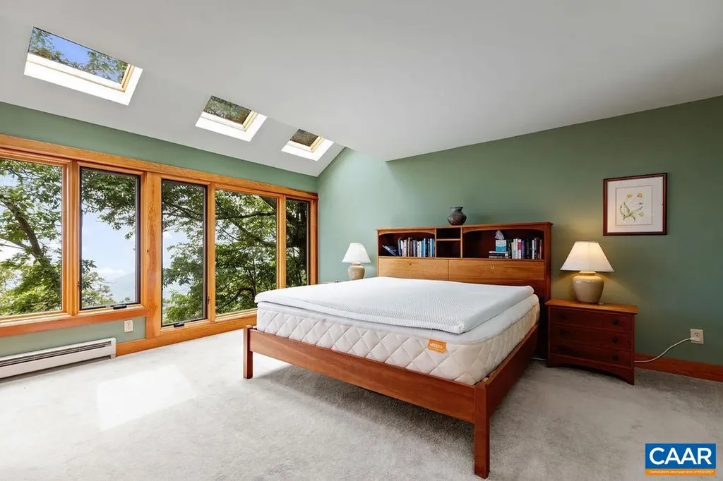 788 Devils Knob Loop Roseland VA 22967