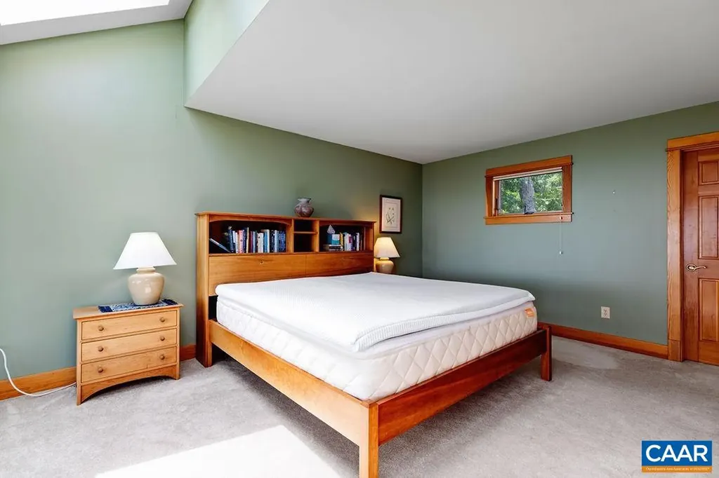 788 Devils Knob Loop Roseland VA 22967