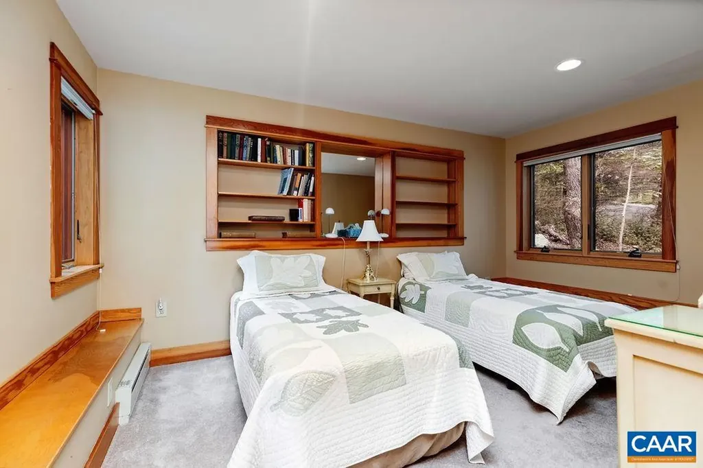 788 Devils Knob Loop Roseland VA 22967