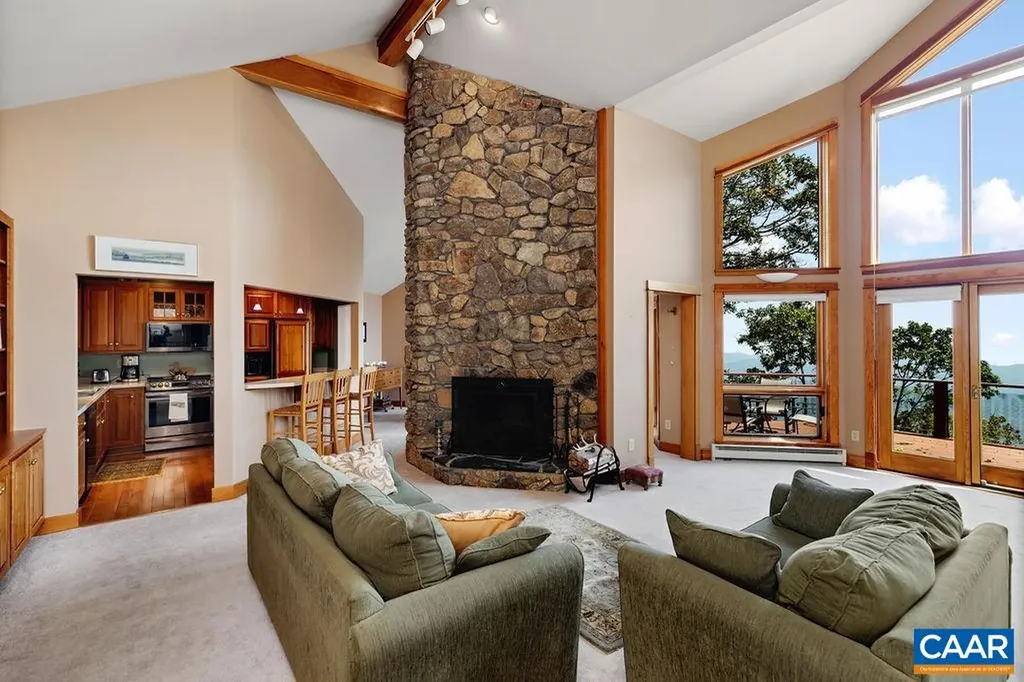 788 Devils Knob Loop Roseland VA 22967