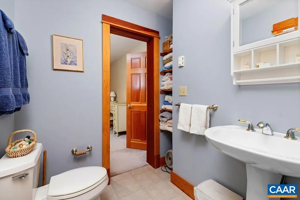 788 Devils Knob Loop Roseland VA 22967