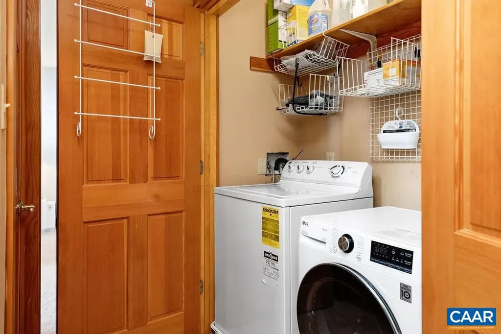 788 Devils Knob Loop Roseland VA 22967