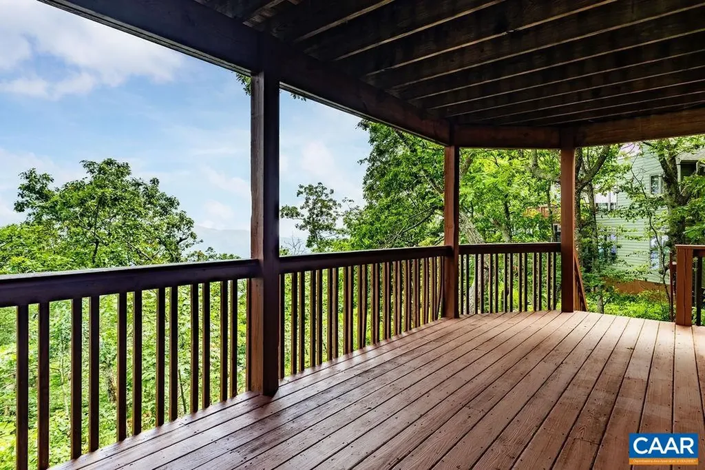 788 Devils Knob Loop Roseland VA 22967