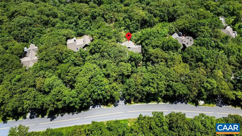 788 Devils Knob Loop Roseland VA 22967