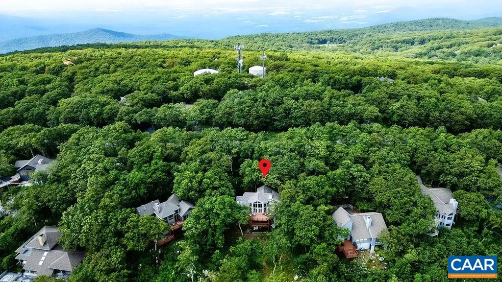 788 Devils Knob Loop Roseland VA 22967