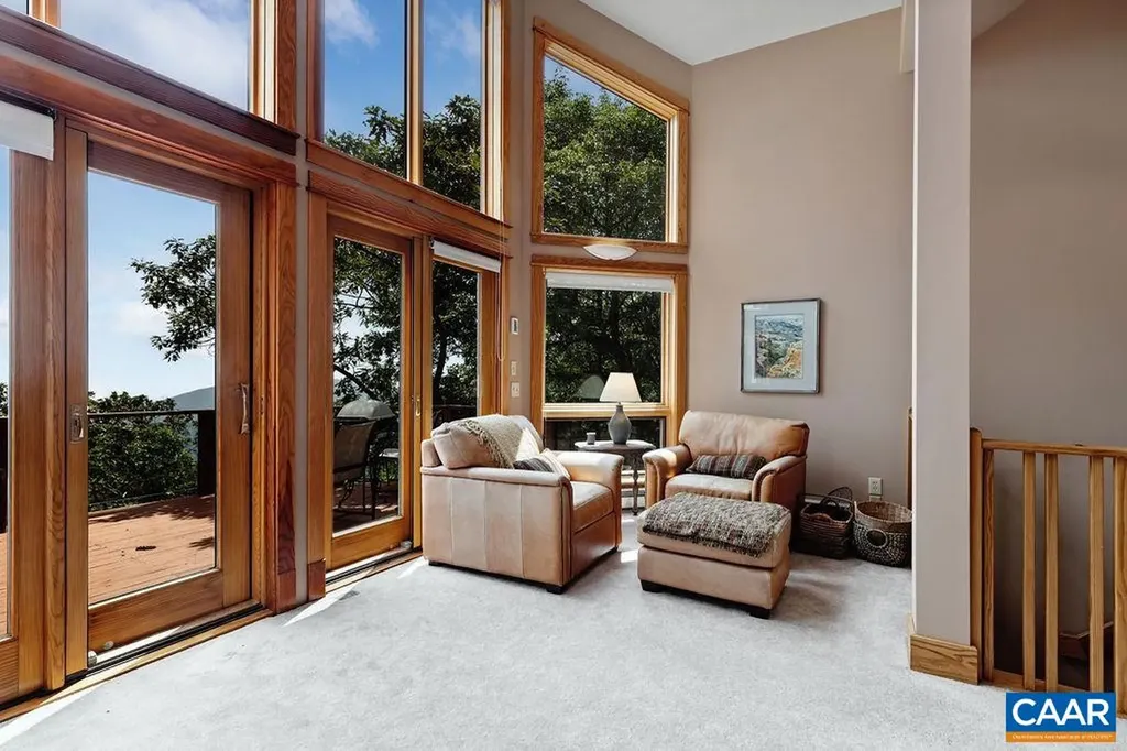 788 Devils Knob Loop Roseland VA 22967