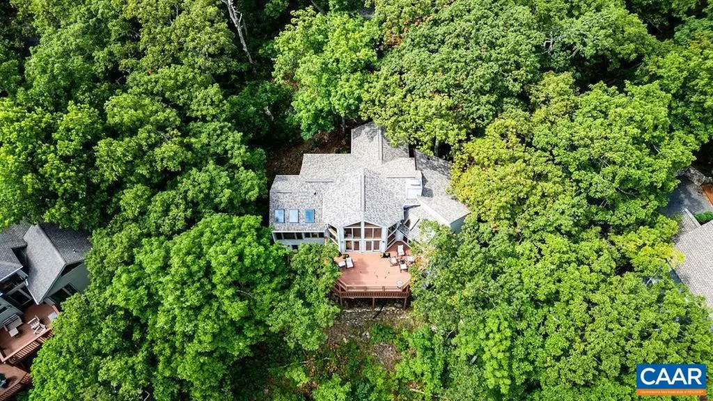 788 Devils Knob Loop Roseland VA 22967