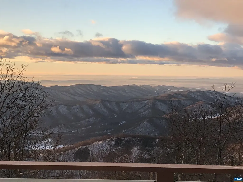 788 Devils Knob Loop Roseland VA 22967