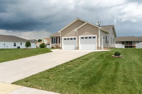 375 Mesa Court Broadway VA 22815