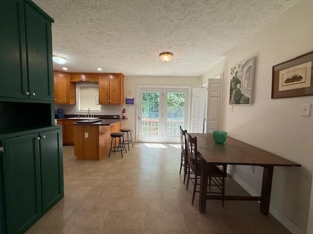 1909 Lakeshore Drive S Louisa VA 23093