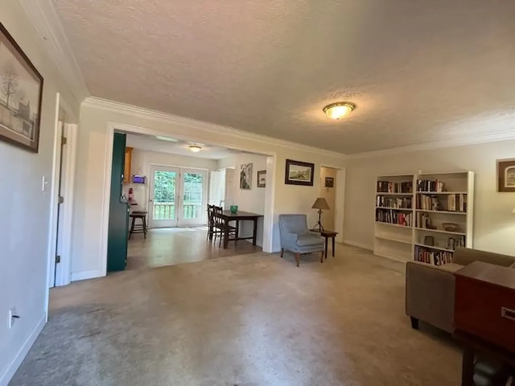 1909 Lakeshore Drive S Louisa VA 23093