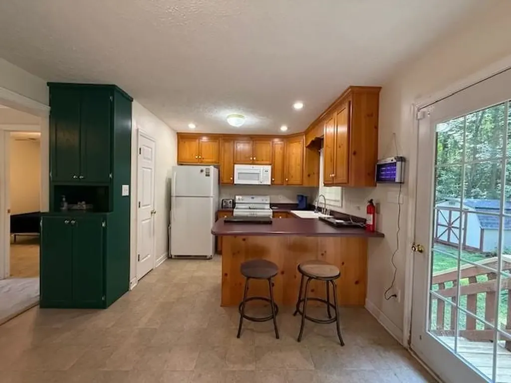 1909 Lakeshore Drive S Louisa VA 23093