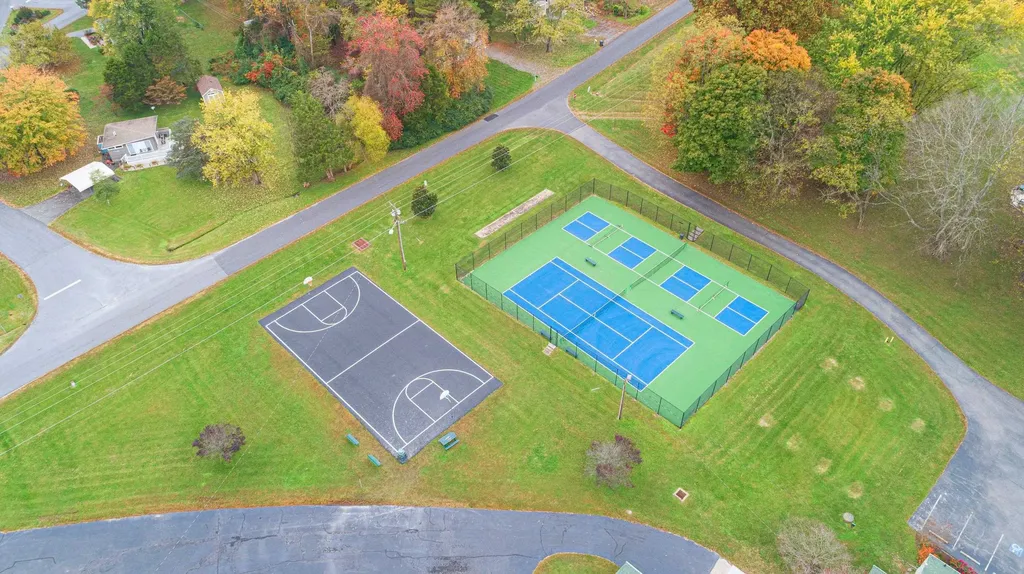 1909 Lakeshore Drive S Louisa VA 23093