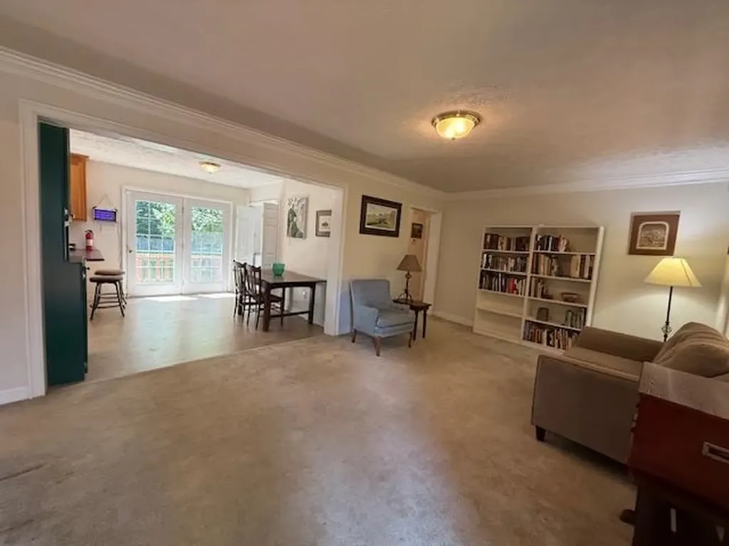 1909 Lakeshore Drive S Louisa VA 23093