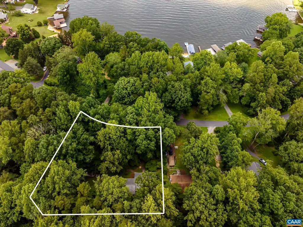 2011 Lakeshore Drive S Louisa VA 23093