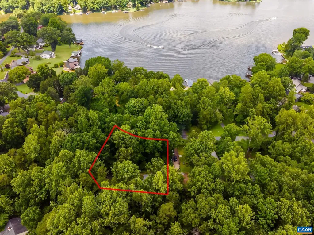 2011 Lakeshore Drive S Louisa VA 23093