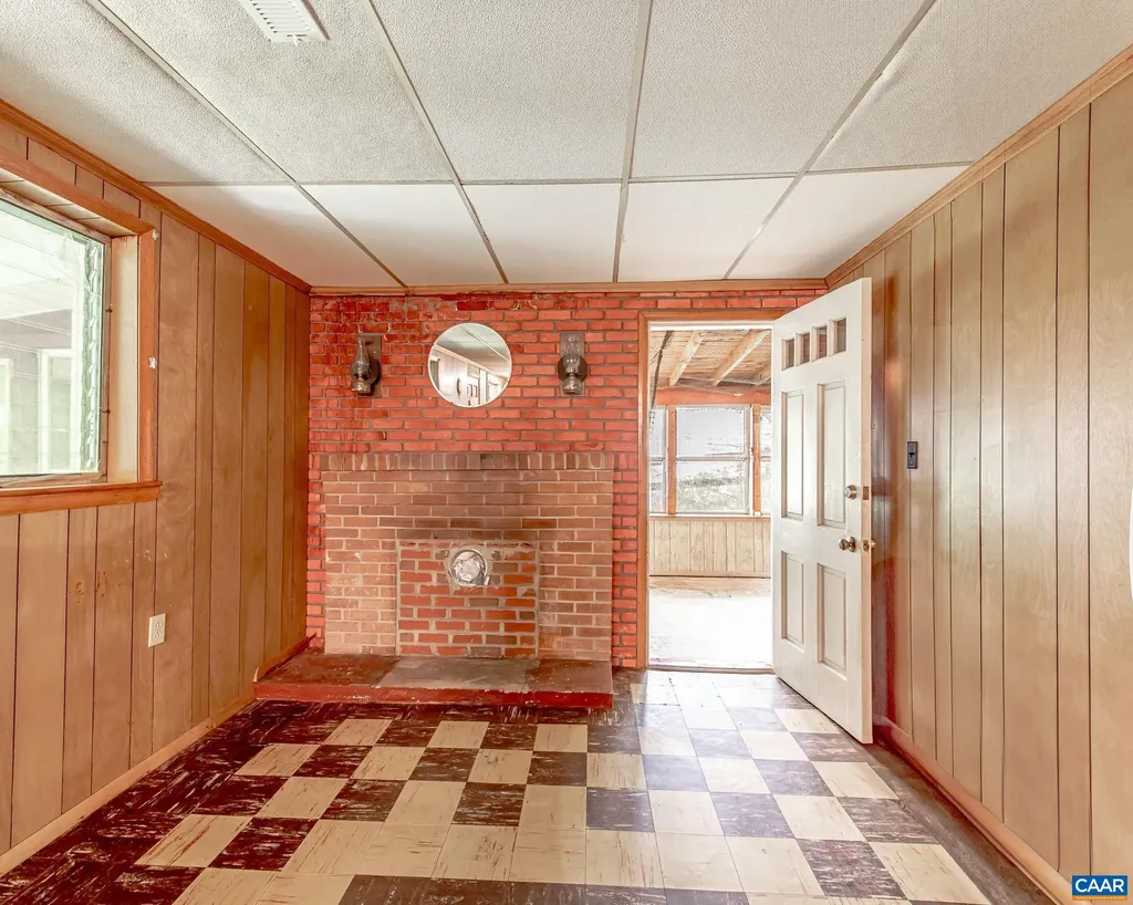 2011 Lakeshore Drive S Louisa VA 23093