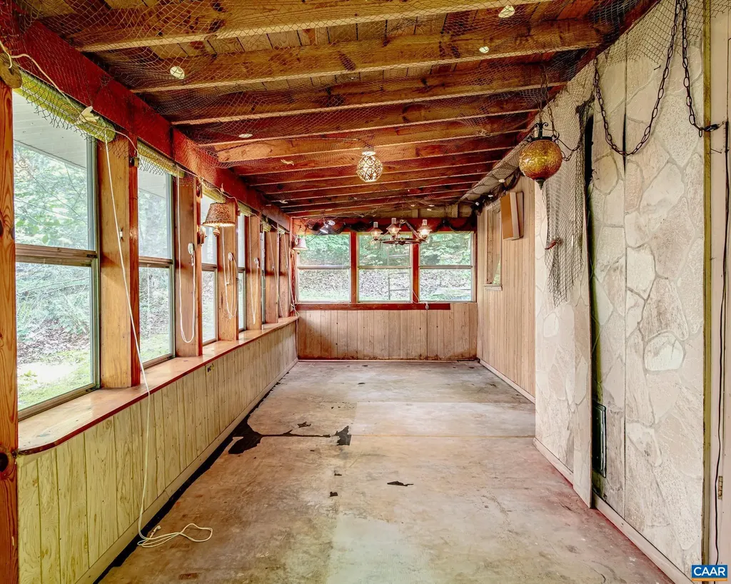 2011 Lakeshore Drive S Louisa VA 23093