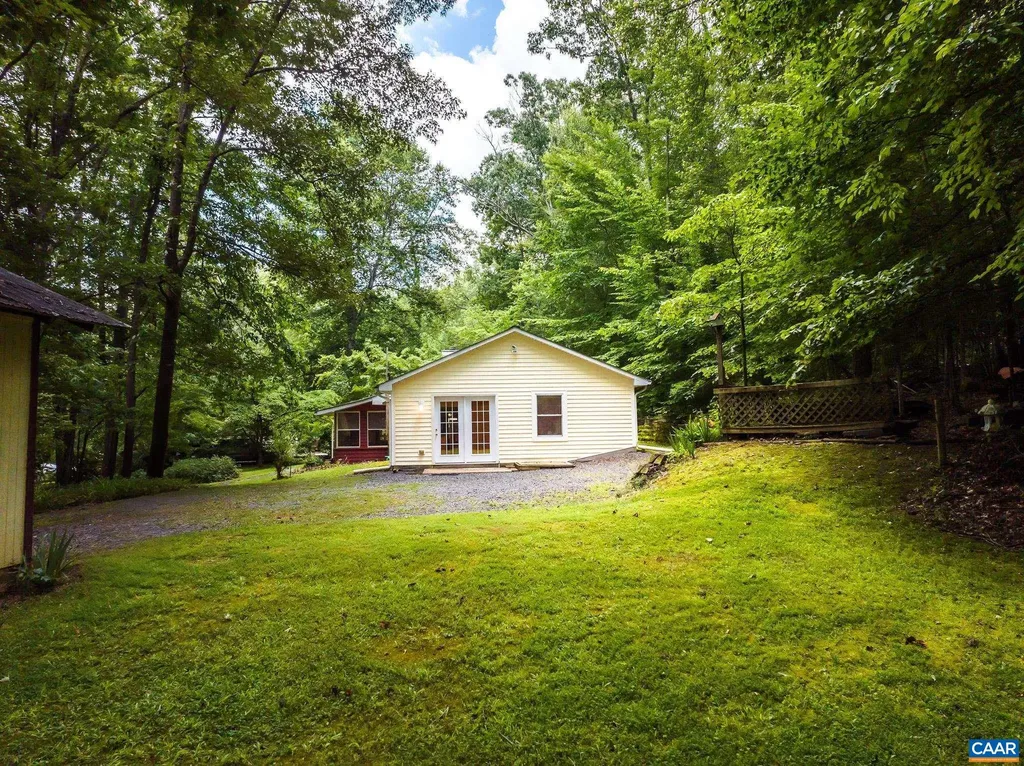 2011 Lakeshore Drive S Louisa VA 23093