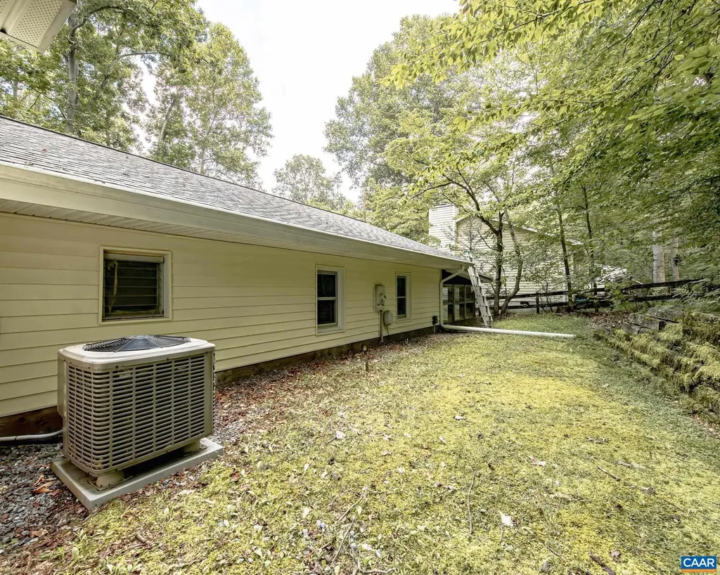 2011 Lakeshore Drive S Louisa VA 23093