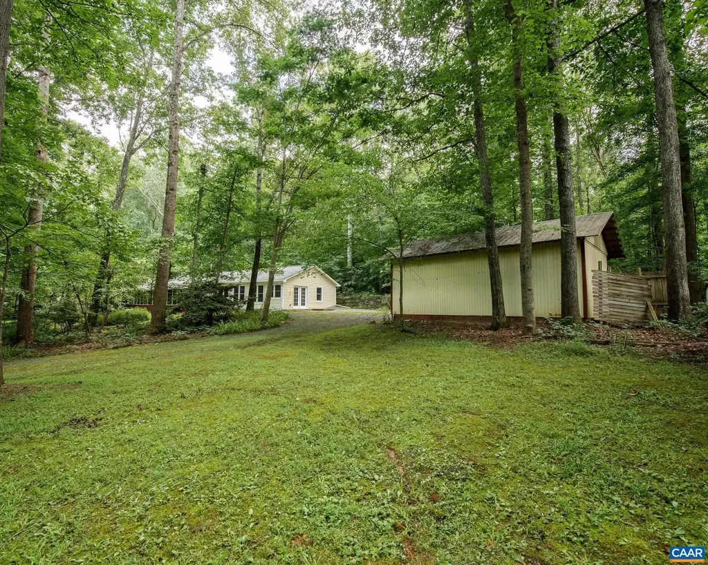 2011 Lakeshore Drive S Louisa VA 23093