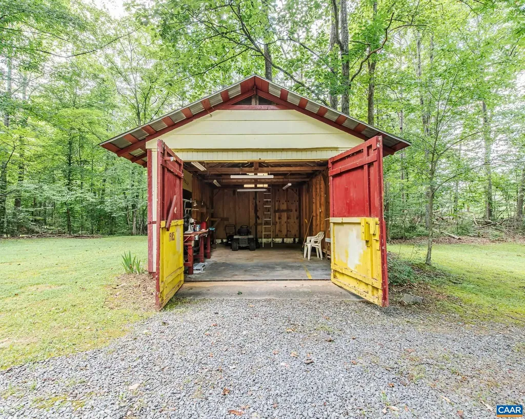 2011 Lakeshore Drive S Louisa VA 23093