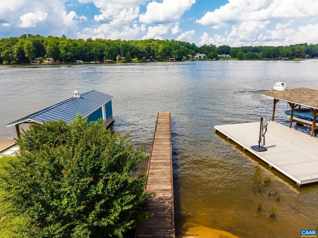 2011 Lakeshore Drive S Louisa VA 23093