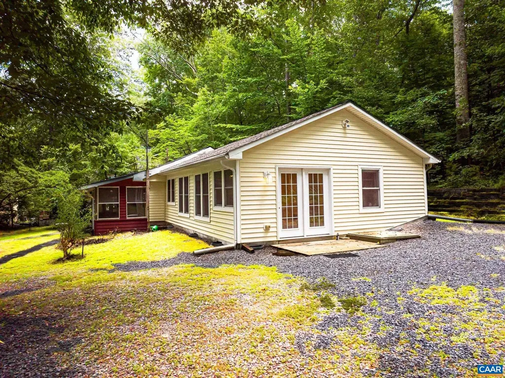 2011 Lakeshore Drive S Louisa VA 23093