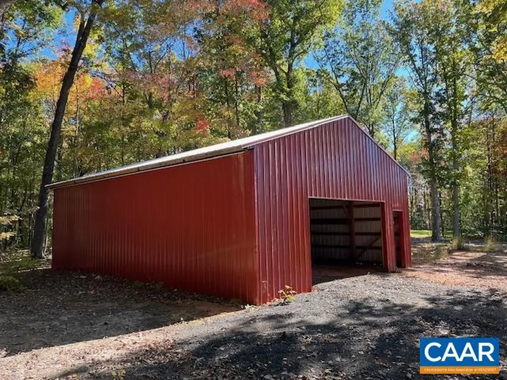 2238 Roundabout Road Louisa VA 23093