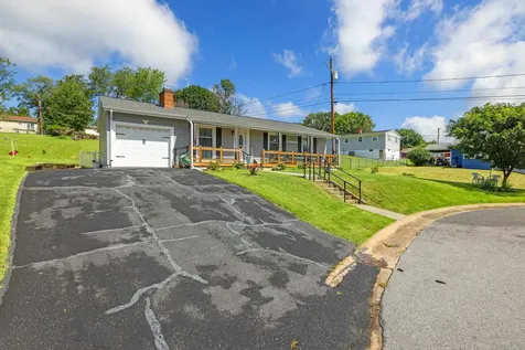 2399 Highview Circle Staunton VA 24401