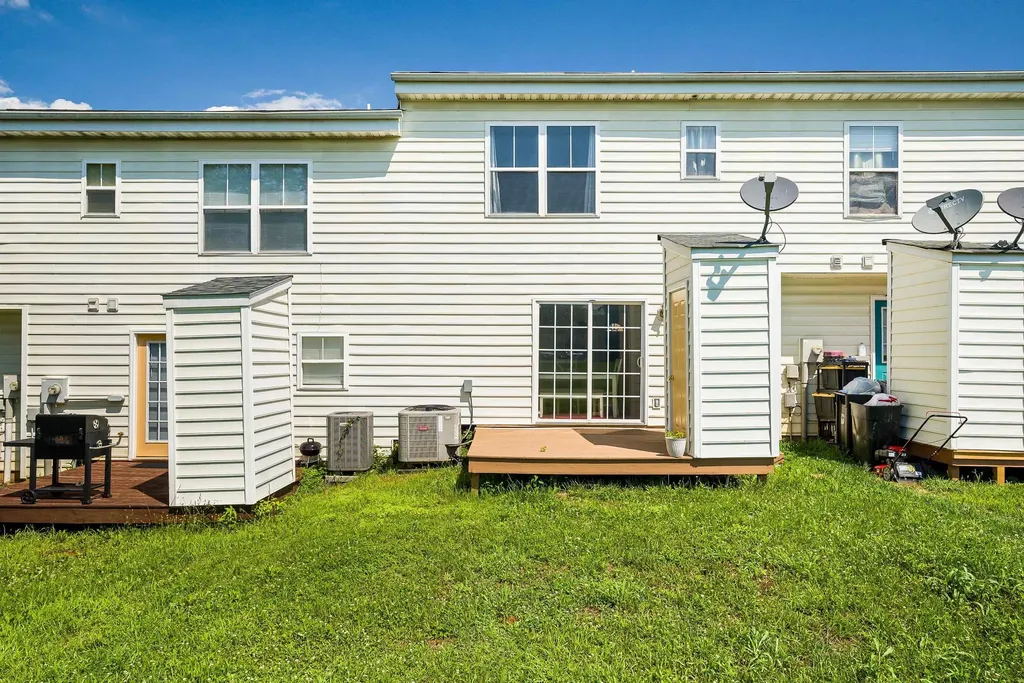 1215 Old Richmond Circle Harrisonburg VA 22802