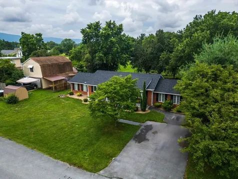 603 13th Street Grottoes VA 24441