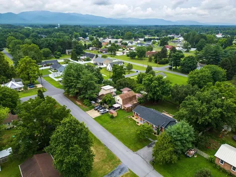 603 13th Street Grottoes VA 24441