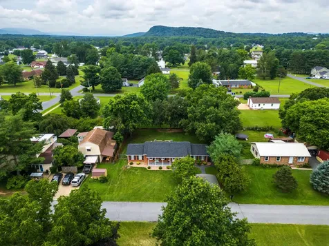 603 13th Street Grottoes VA 24441
