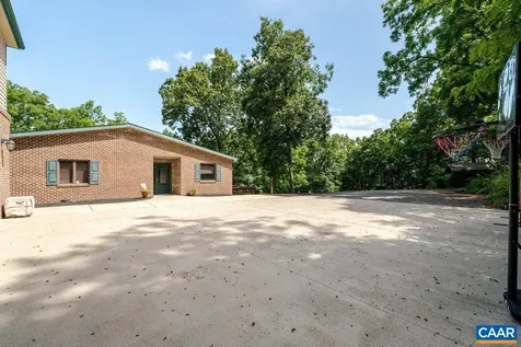 2770 Zion Church Road Broadway VA 22815