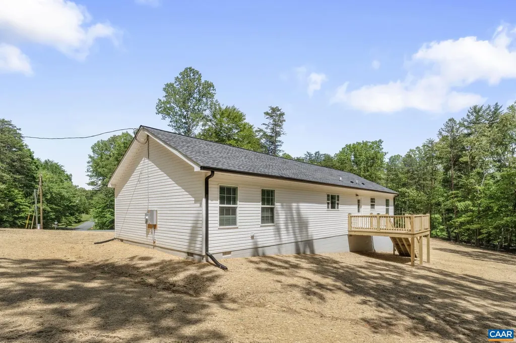 360 Dogwood Lake Drive Louisa VA 23093