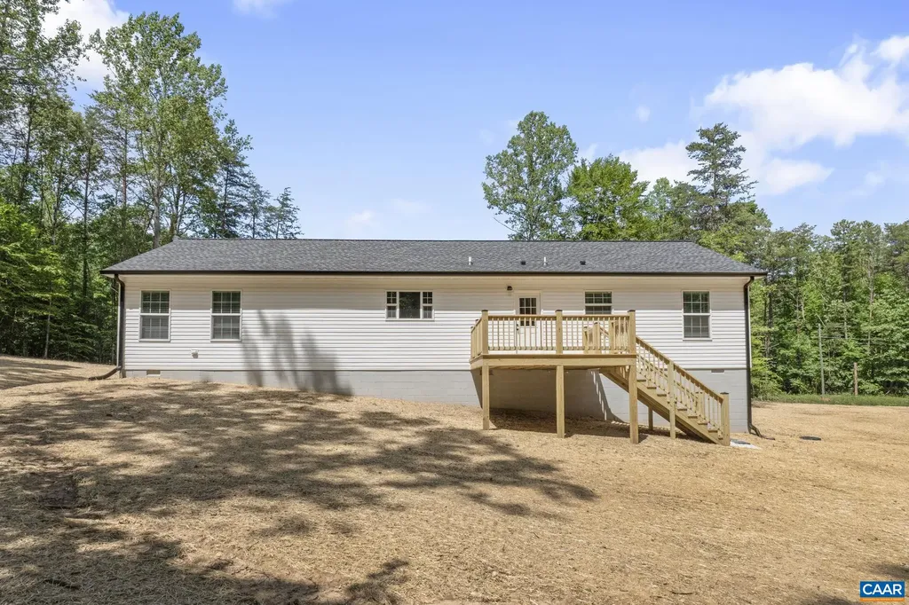 360 Dogwood Lake Drive Louisa VA 23093