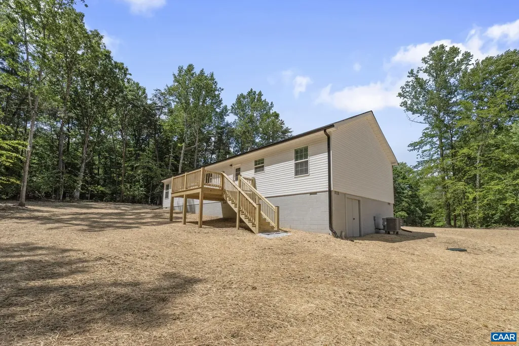 360 Dogwood Lake Drive Louisa VA 23093