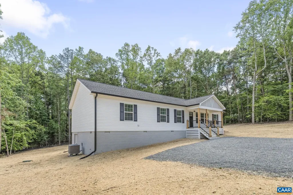 360 Dogwood Lake Drive Louisa VA 23093