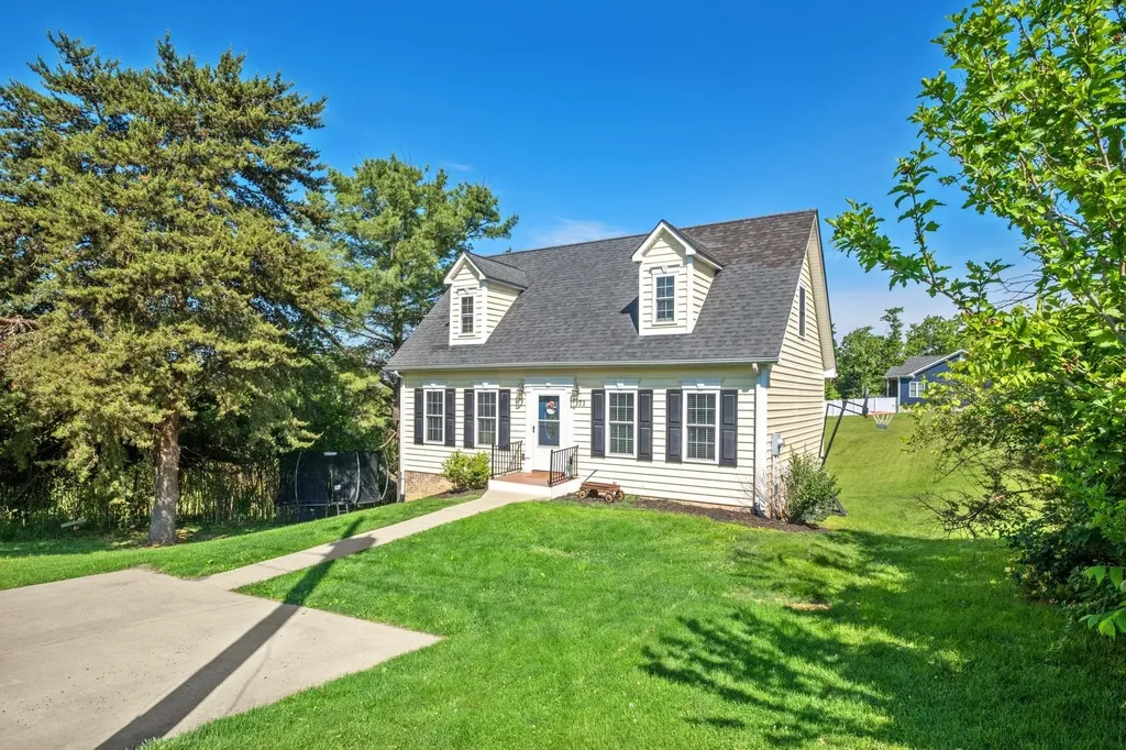 71 Troxell Lane Staunton VA 24401